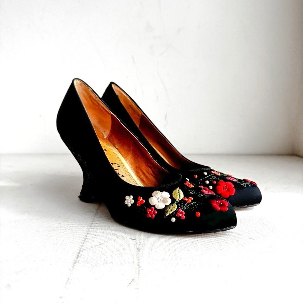 Vintage Sam Edelman Black Suede Wedge Floral Embroidered Heels 7 - Picture 4 of 11